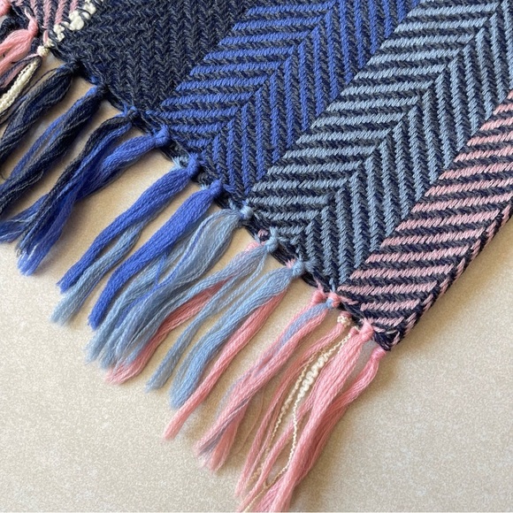 Churchill Hand Woven Wool Pink Blue Pastels Scarf 72 x 50” - Picture 5 of 12